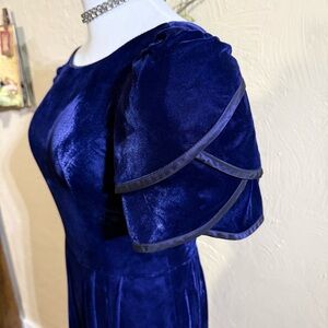 Vintage 80’s Neo-40’s Blue Velvet Dress by Lanz Sz 6